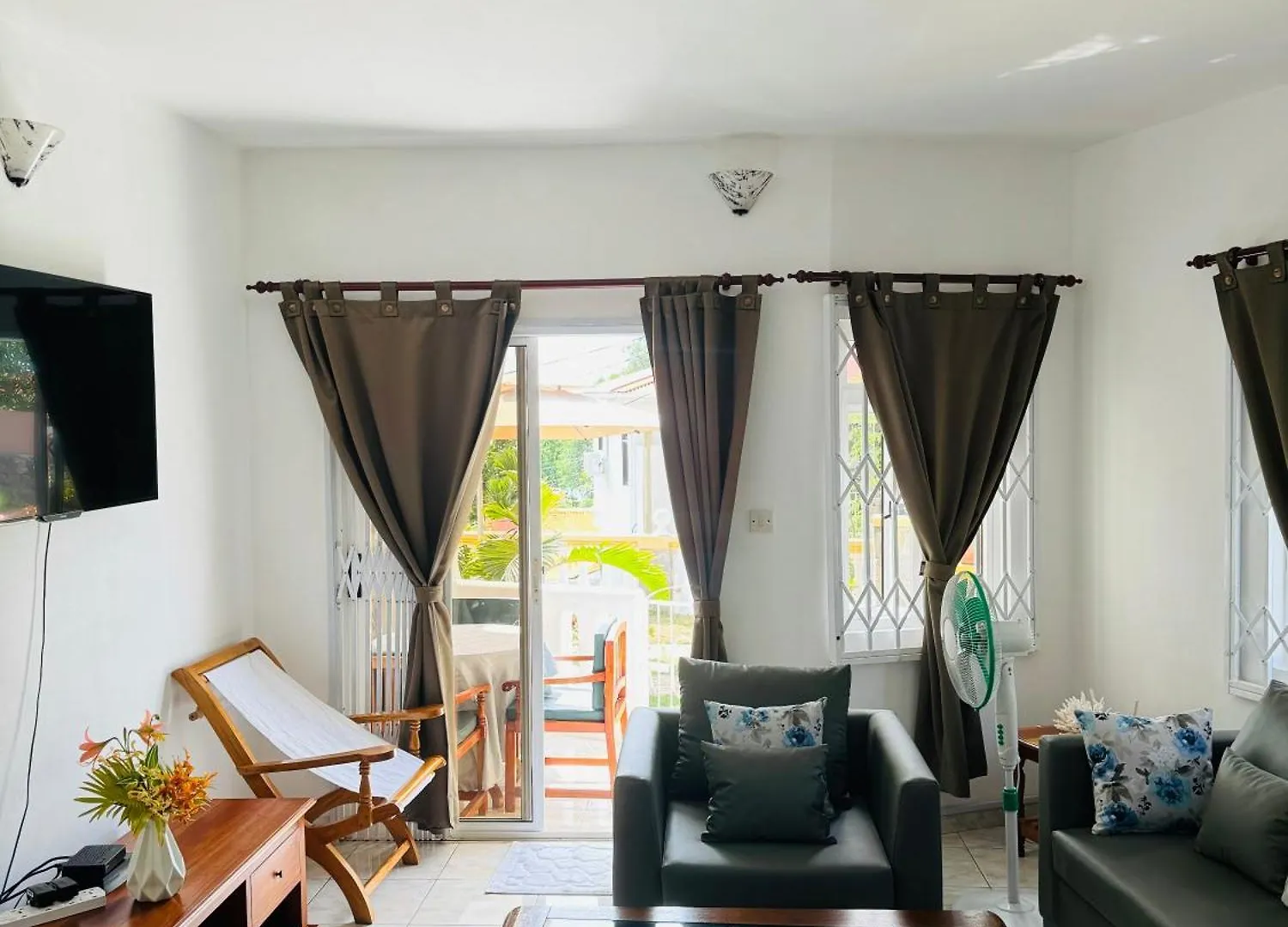 Apartment D Bes Residence Self Catering Beau Vallon